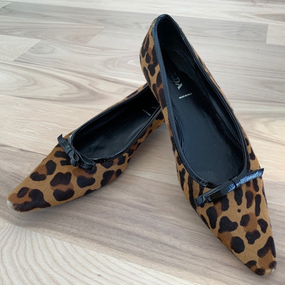 Authentic Prada Sz 40 Leopard Print Ponyhair Flats